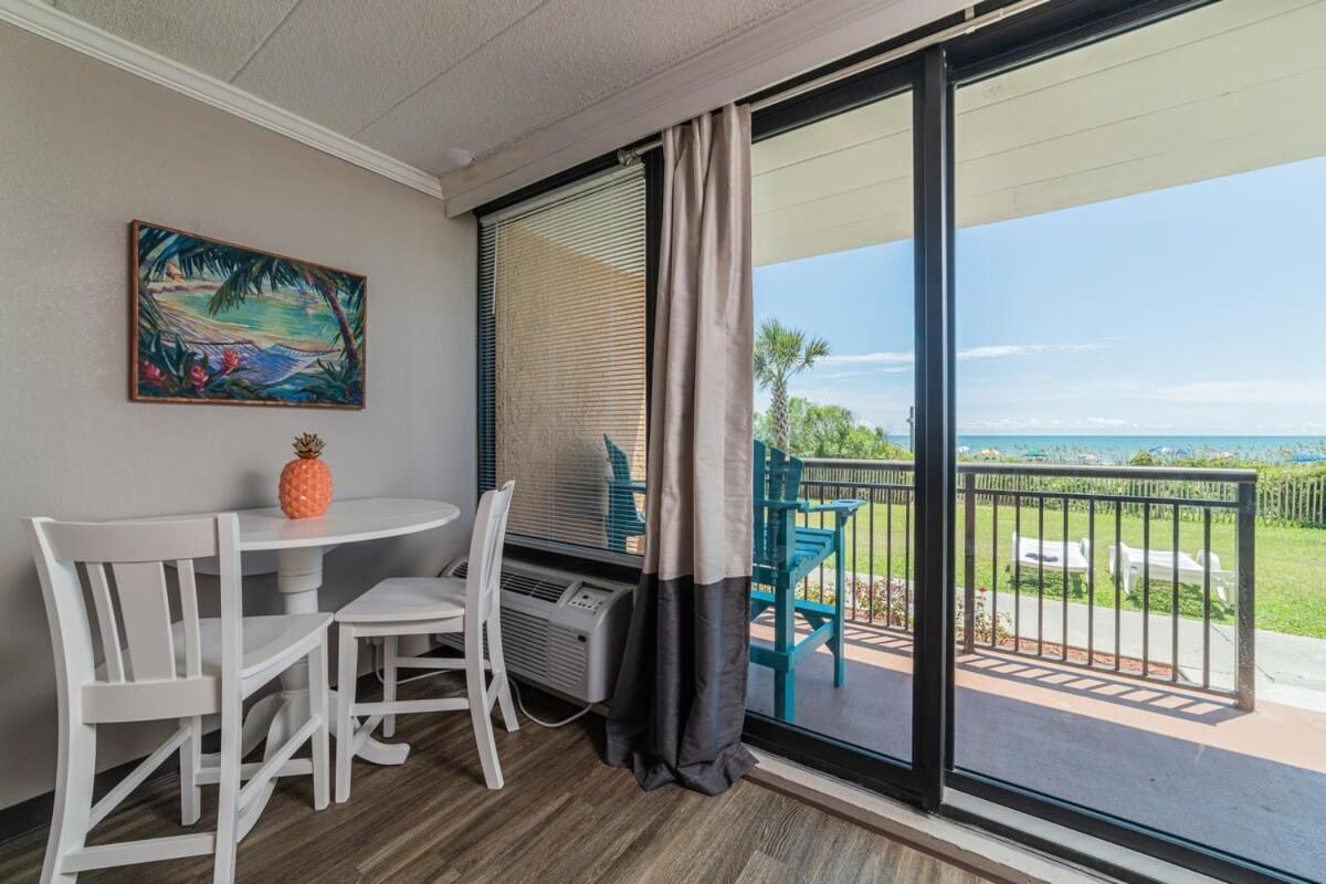 Ground Floor Ocean Front Studio - Caravelle Resort 124 Myrtle Beach Exterior photo